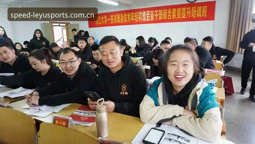 乐鱼平台哪个好 乐鱼平台哪个好?从马赛总监的艰难抉择看体育管理的领导力博弈